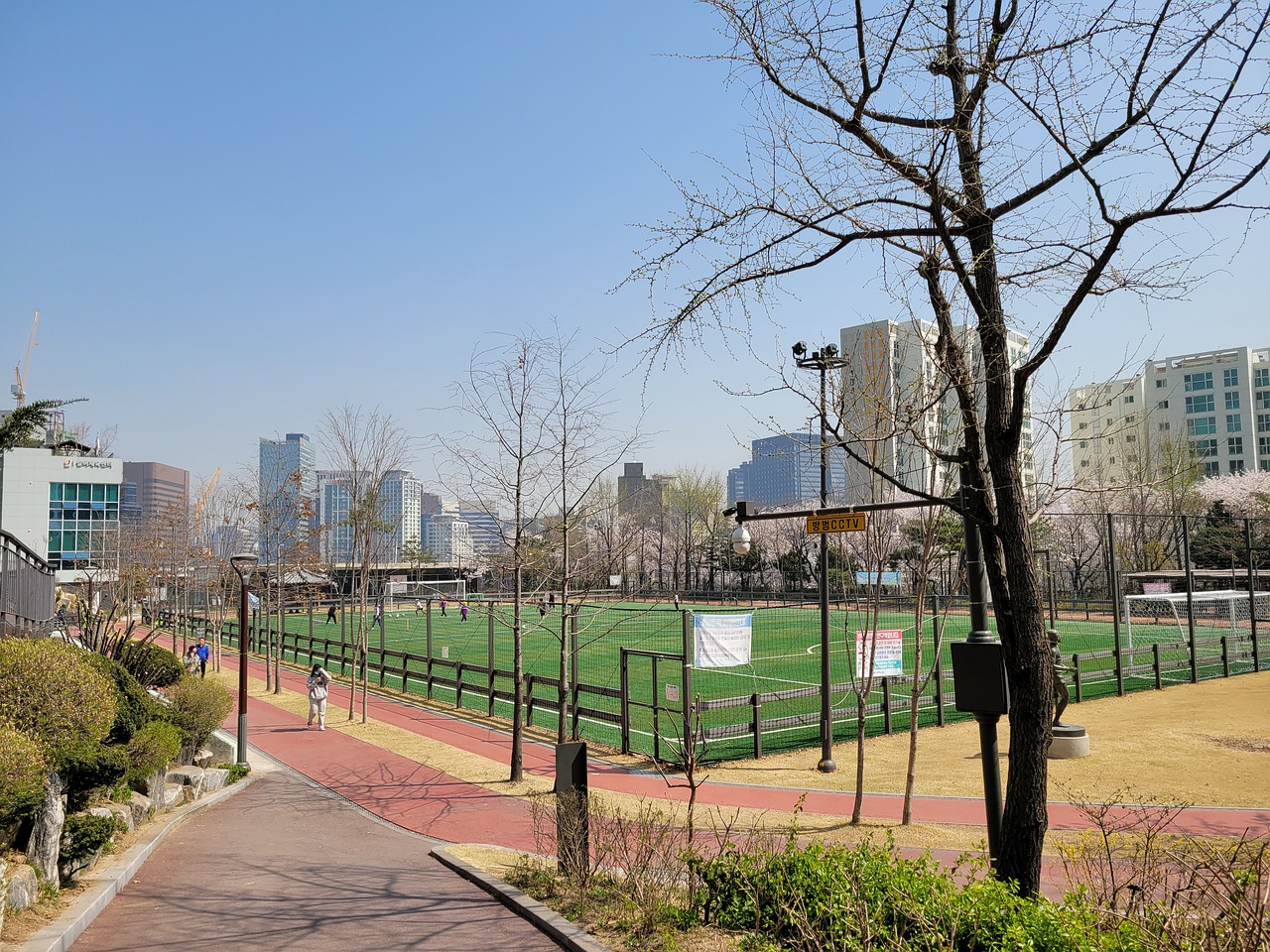 莫德里奇以 莫德里奇以